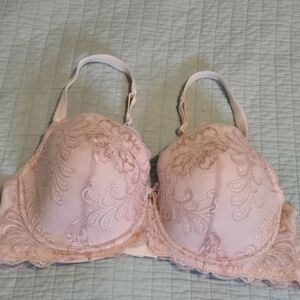 LE MYSTERE Pretty Light PINK FLORAL LACE FOAM LINED UNDERWIRE BRA SZ 40D
